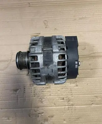 Volkswagen Golf VI Generator/alternator 03L903024F