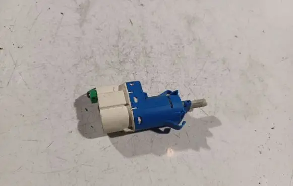 Ford Mondeo Mk III Brake pedal sensor switch 3M5T9C812AC 3M5T-9C812-AC