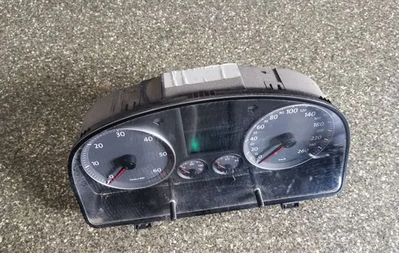 Volkswagen Touran I Speedometer (instrument cluster) 1T0920860G
