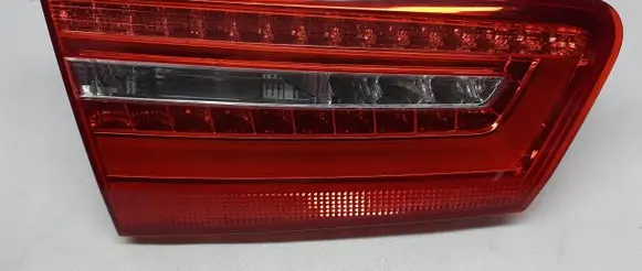 Tailgate rear/tail lights