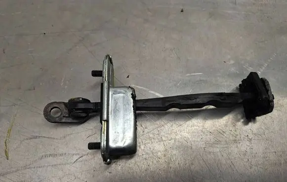 Hyundai ix35 Front door check strap stopper 