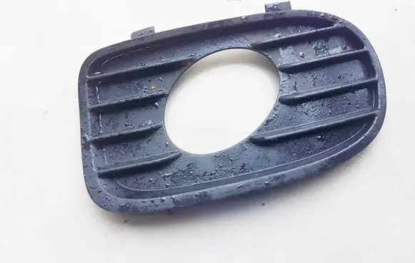 Opel Vectra B Front bumper lower grill 90586628