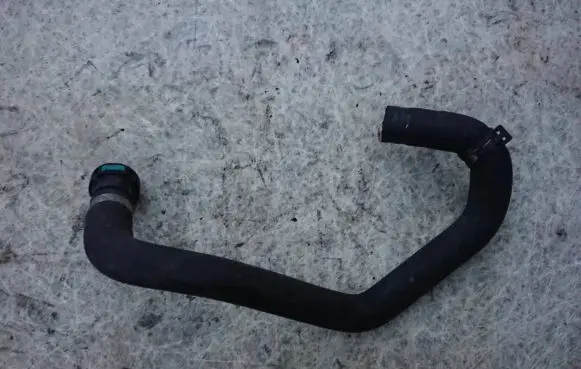 Jaguar XF X250 Engine coolant pipe/hose