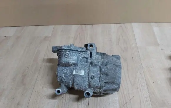 Toyota Auris 150 Air conditioning (A/C) compressor (pump) 042200-0420