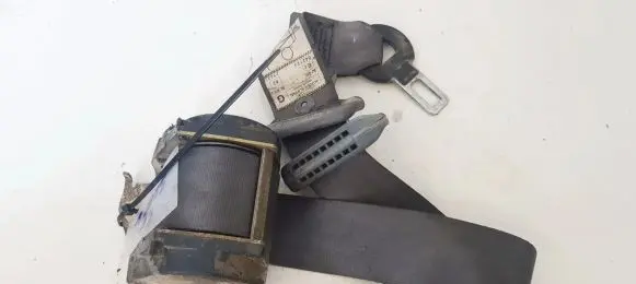 Rear seatbelt