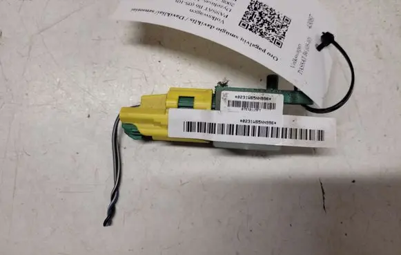 Volkswagen PASSAT B6 Airbag deployment crash/impact sensor 331324