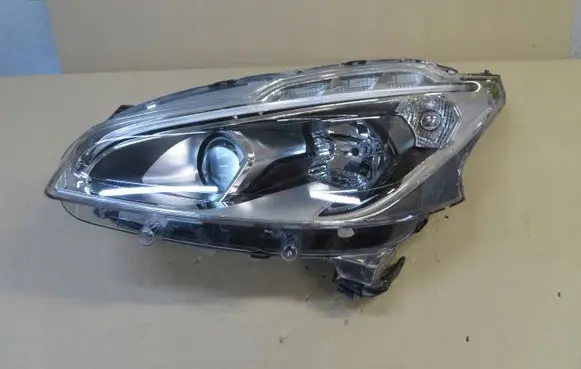 Peugeot 208 Headlight/headlamp 9822690480