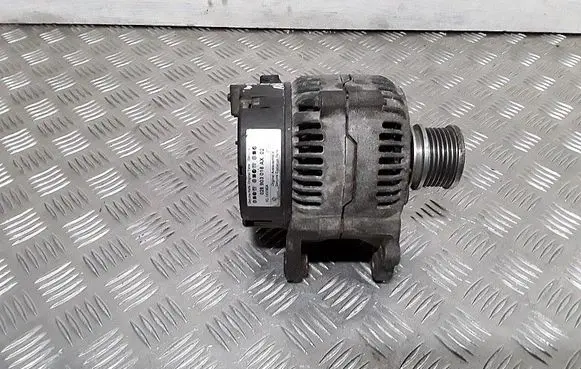 Volkswagen Sharan Generator/alternator 028903018ax