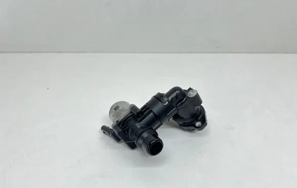 BMW Z4 g29 Coolant heater control valve 8689694