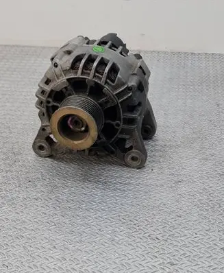 Dacia Sandero Generator/alternator 8200810621C