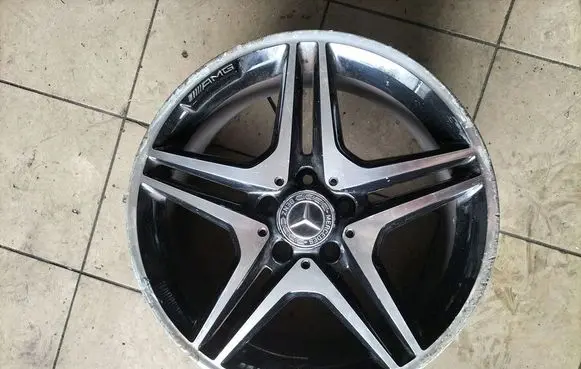 Mercedes-Benz R AMG W251 R12 alloy rim