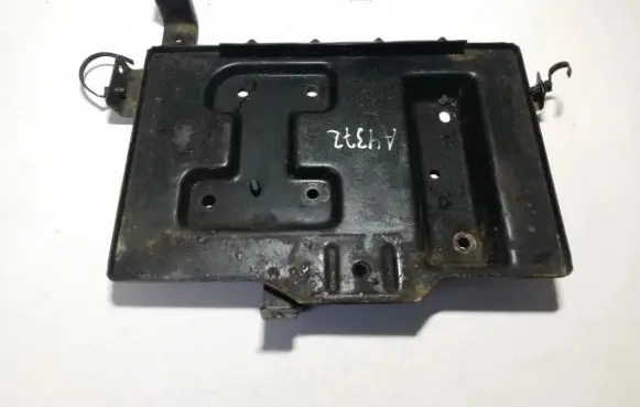 Battery box tray