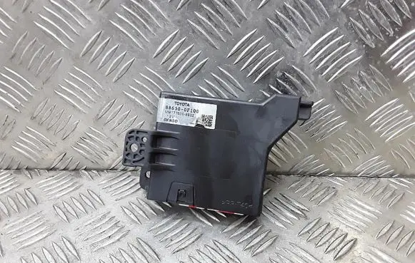 Toyota Verso Air conditioner control unit module 886500f100