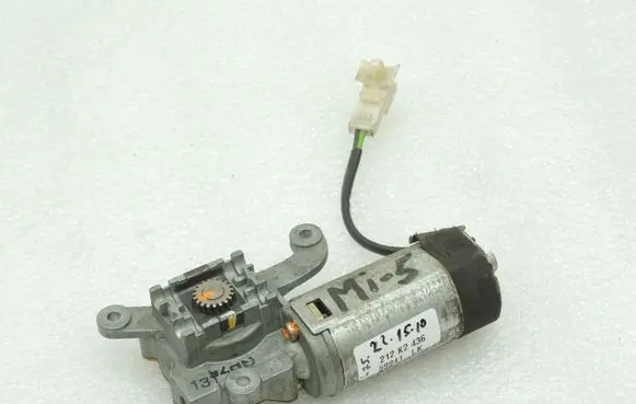 Mitsubishi Pajero Sport I Headlight wiper motor MR287154