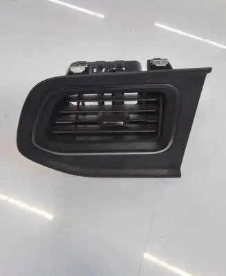 Renault Master III Dashboard air vent grill cover trim 687518035R 687517173R