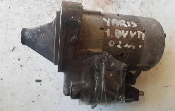 Toyota Yaris Starter motor 281000J010