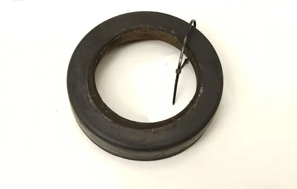 Mercedes-Benz S W126 Rear coil spring rubber mount 1153252444