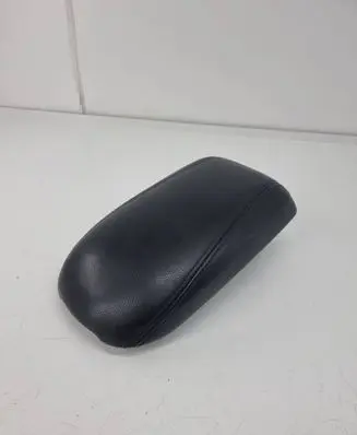 Nissan Leaf I (ZE0) Armrest