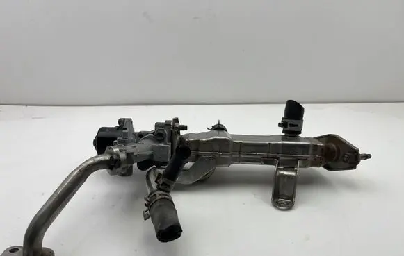 Toyota Prius+ (ZVW40) EGR valve cooler 2560137010B 01L14B2120