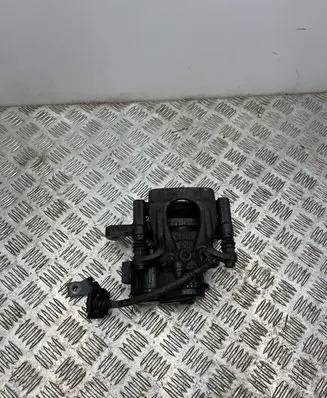 Nissan X-Trail T32 Rear brake caliper