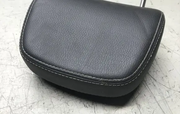 Opel Zafira B Rear seat headrest 
