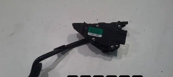 Audi A2 Accelerator throttle pedal 8z2721523e