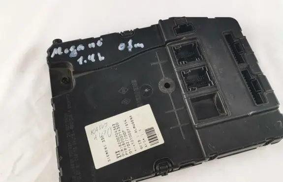 Renault Megane II Comfort/convenience module 8200724363 8200714300