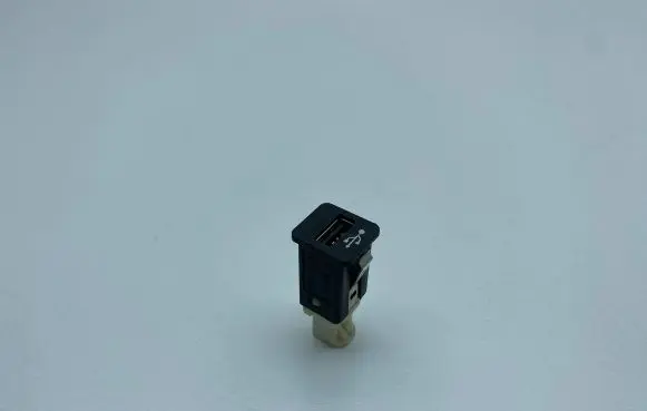 BMW X5 E70 USB socket connector 9237656 84109237656