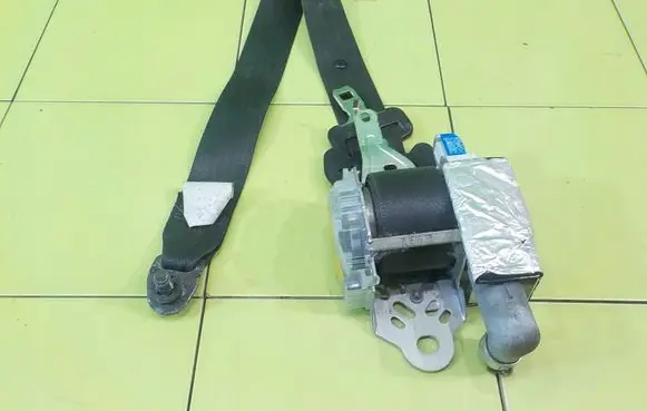 Mitsubishi Lancer VIII Front seatbelt 7Q7980P BEZPIECZENSTWA
