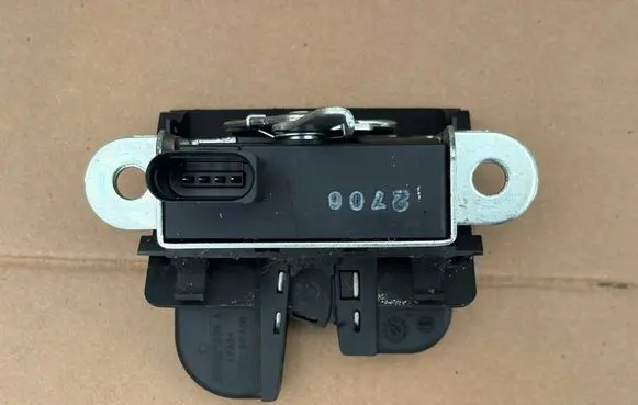 Seat Leon (1P) Tailgate/trunk/boot lock/catch/latch 1P0827505A