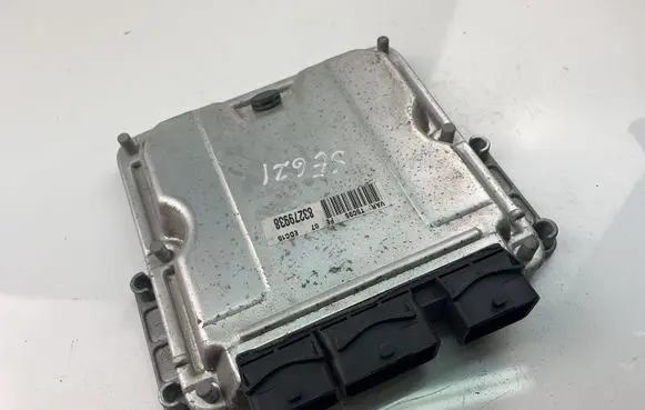 Peugeot 308 Engine control unit/module 9652183780