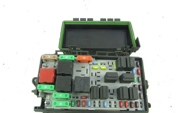Opel Corsa D Fuse box set 13217392