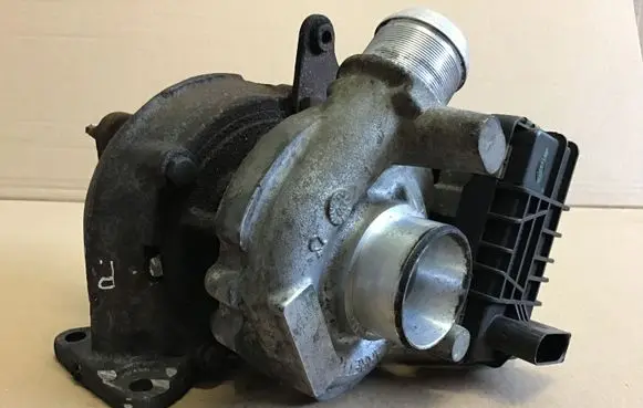 Jaguar S-Type Turbo 4R8Q6K682BK 72642212 6NW008412