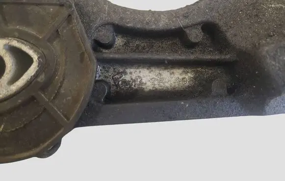 Opel Movano B Engine mount bracket 326D83