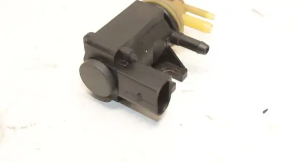 Volkswagen Golf VI Turbo solenoid valve 1K0906627B