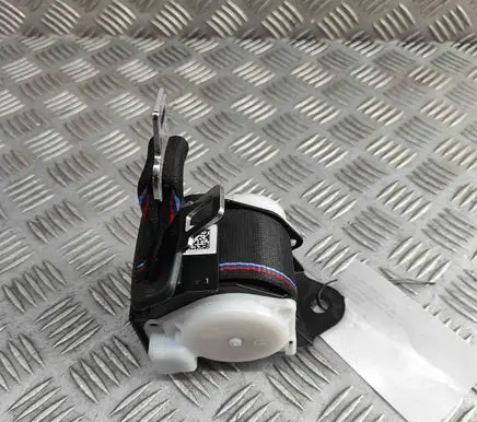 Middle seatbelt (rear)