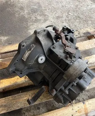 Chrysler Voyager Manual 5 speed gearbox AQ288477 T850 P05086552AB