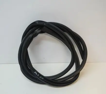 Ford Kuga II Rubber seal rear door 