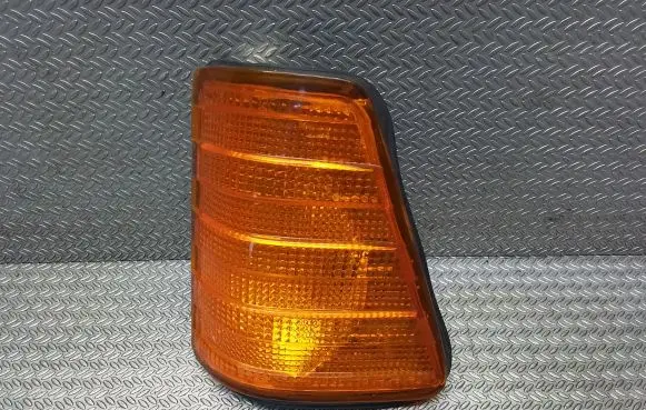 Mercedes-Benz 207 310 Front indicator light 0018226820