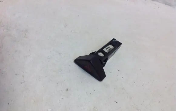 Volvo V70 Hazard light switch 9441045