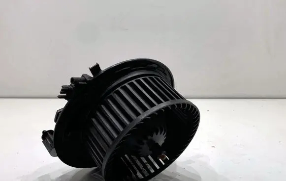 Volkswagen PASSAT B8 Heater fan/blower 