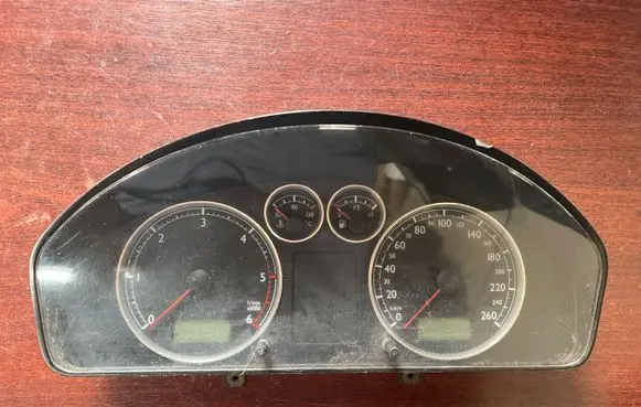 Volkswagen Sharan Speedometer (instrument cluster) 7M3920800H