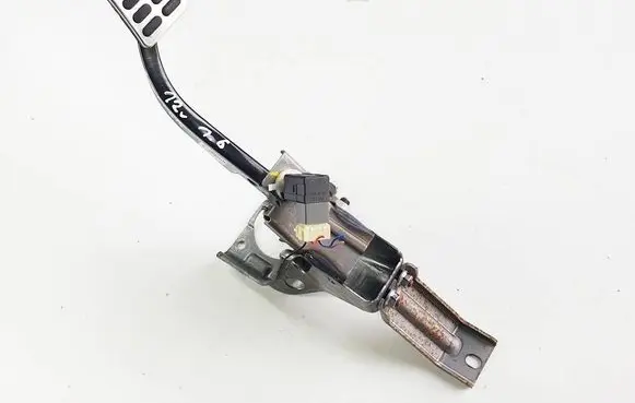 Hyundai Veloster Brake pedal 