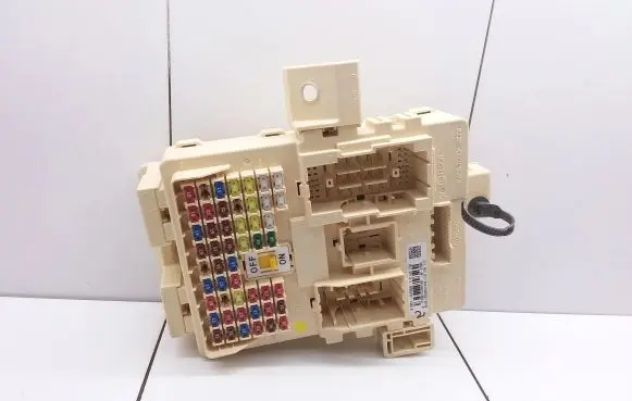 Hyundai Tucson TL Fuse module 91951D7560 TF7560