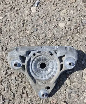 Coil spring mount
