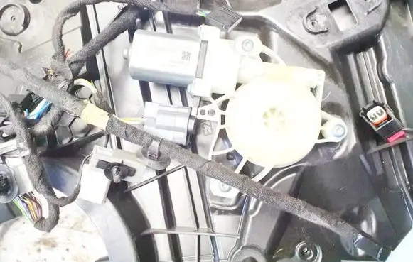 Ford Puma Front door window regulator motor a75659115 l1tb-14a389-bd