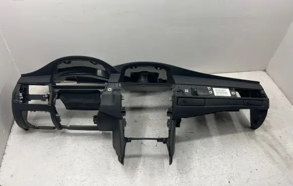 BMW 5 E60 E61 Dashboard 7063290 04B120RB0818B TT7063290136