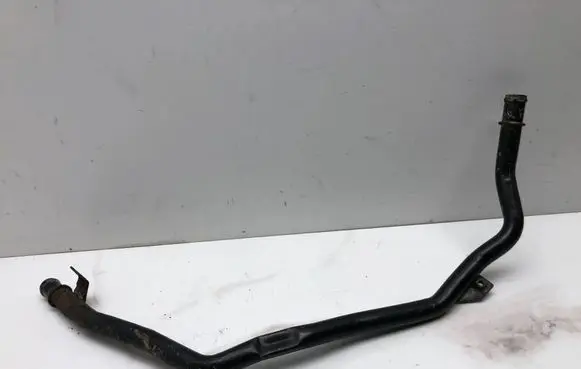 Volkswagen PASSAT B6 Engine coolant pipe/hose