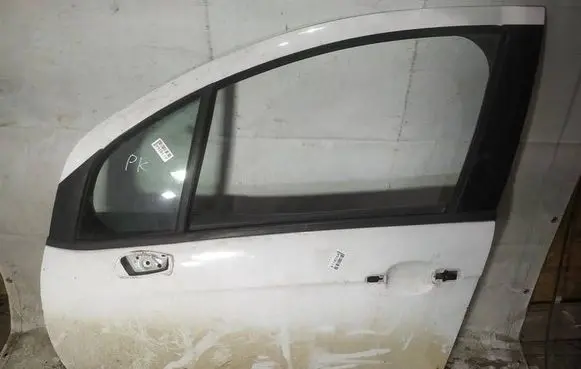 Citroen C3 Front door baltos