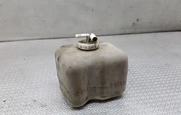 Mitsubishi Pajero Coolant expansion tank/reservoir